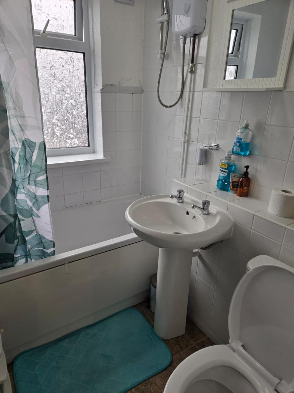 Séjour chez l'habitant A Cosy With A King-sized Bed & Netflix Tv *