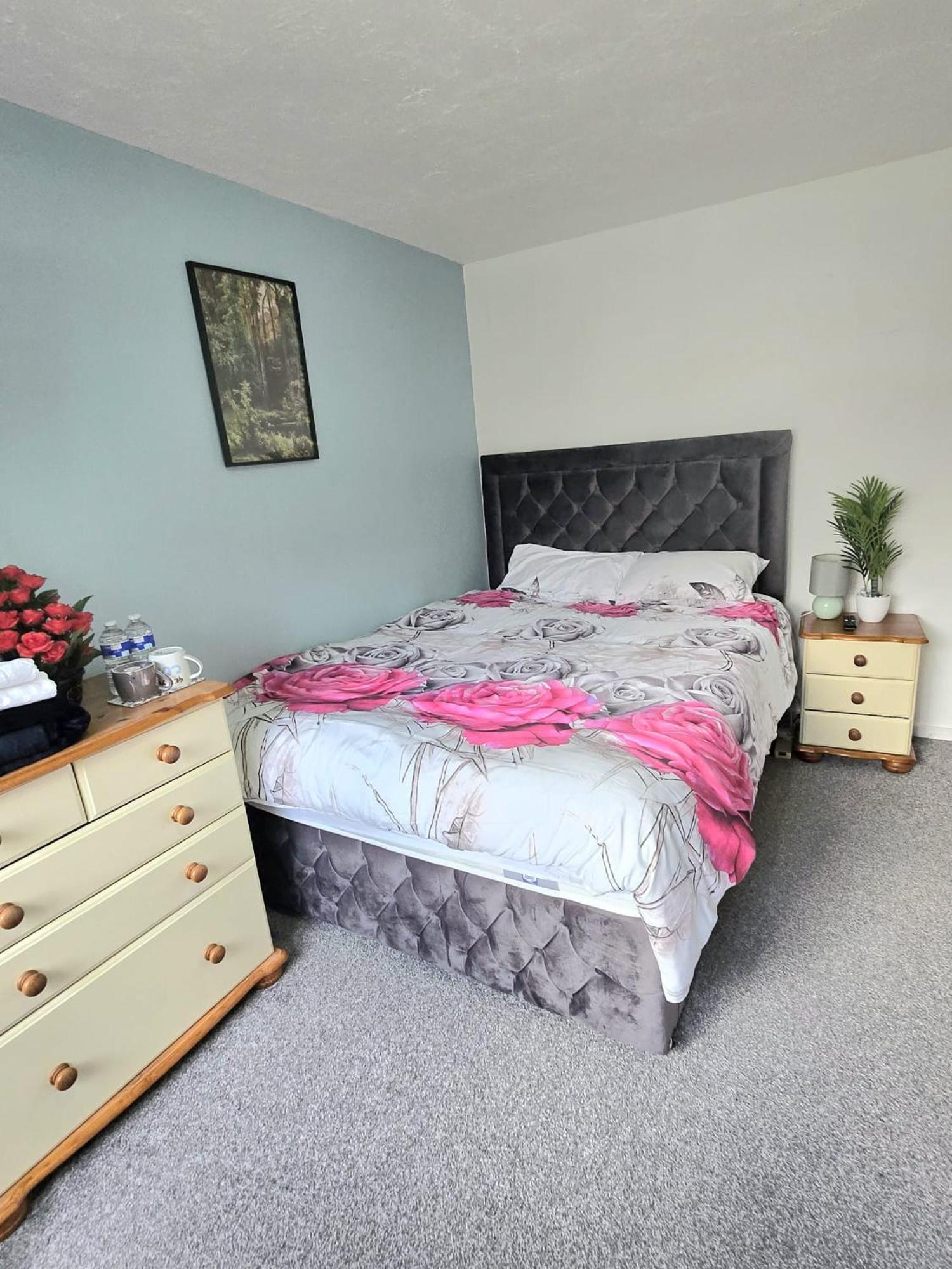 A Cosy With King Sized Bed Homestay Birmingham